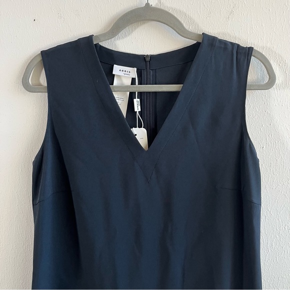 Akris Punto Blouse Navy (Marine) Blue Sleeveless V Neck Silk Trim Top Sz 8 NWT - Picture 2 of 13